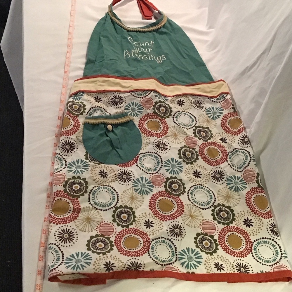 Count Your Blessings Apron with Floral Design